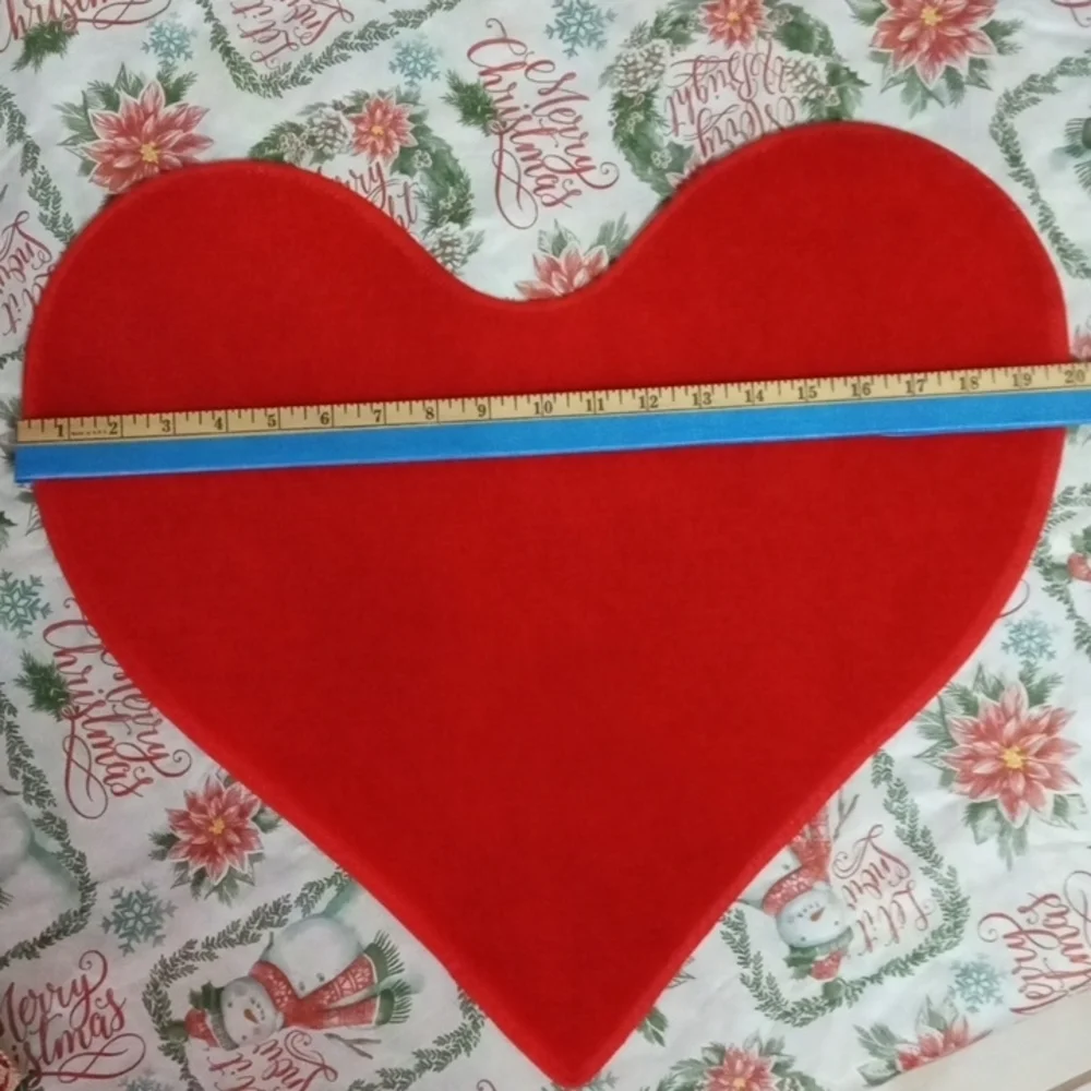 NWOT Red Heart-Shaped Rug 20 inches BY 15 inches (not oversized)